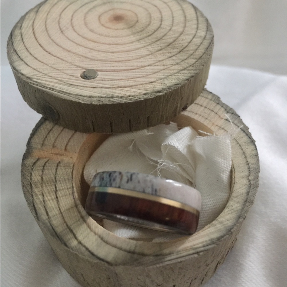 Antler & 14kt Gold Ring. Size 8. NIB - Picture 2 of 2